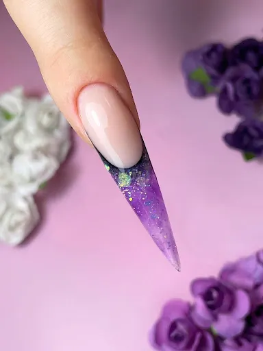 Damess-szkolenia i stylizacja paznokci